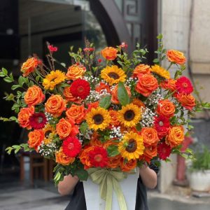 Giỏ Hoa Chúc Mừng Rực Rỡ – Rạng Ngời Thành Công