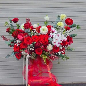 Kệ hoa hiện đại tone đỏ – Đẳng cấp và nổi bật